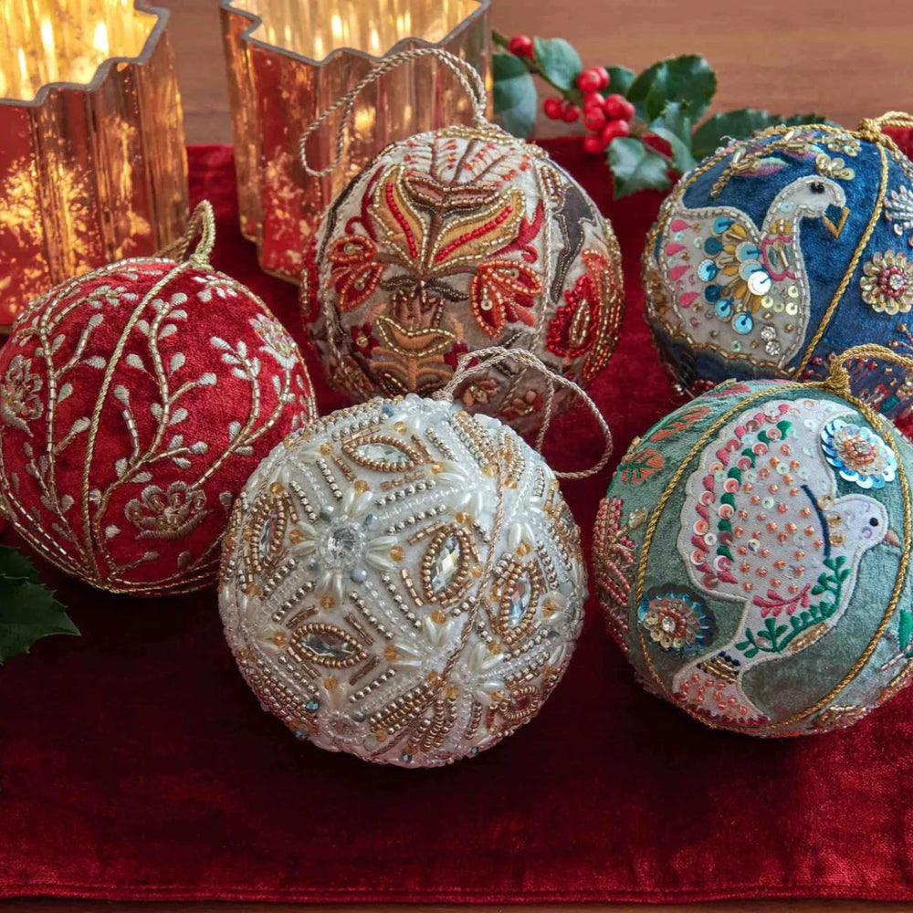
                      
                        texxture Royal Ornament - Luxembourg - lily & onyx
                      
                    