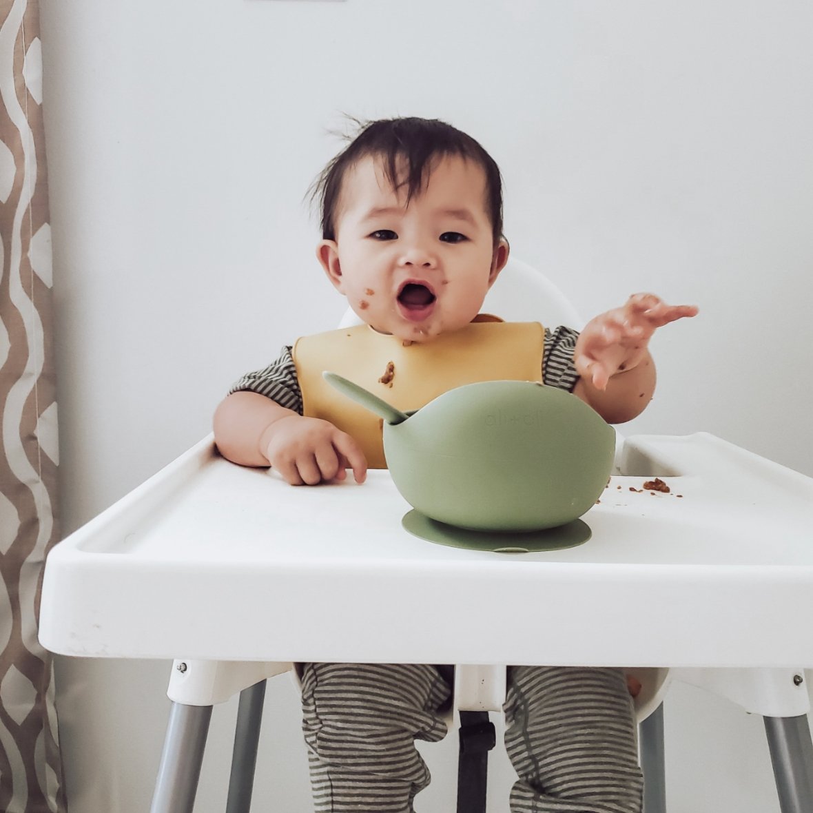 Ali+Oli Silicone Suction Bowl & Spoon Set - lily & onyx