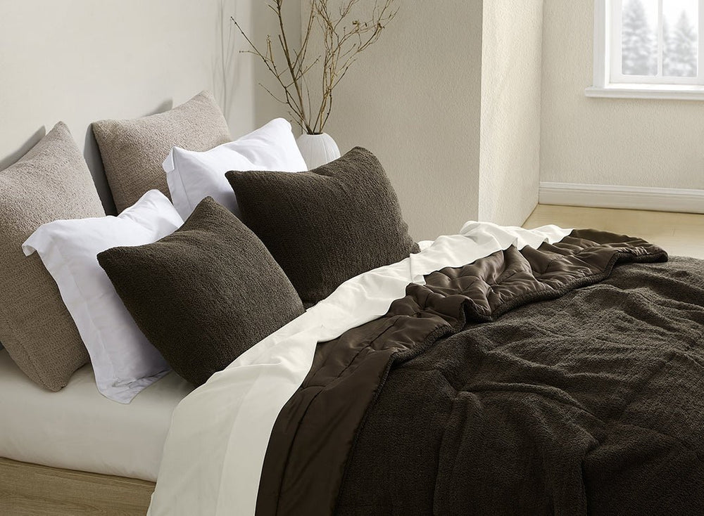 
                      
                        Sunday Citizen Snug Quilted Comforter - lily & onyx
                      
                    