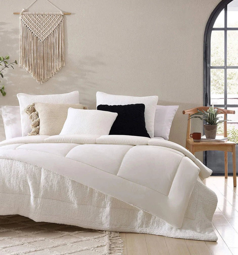 
                      
                        Sunday Citizen Snug Quilted Comforter - lily & onyx
                      
                    