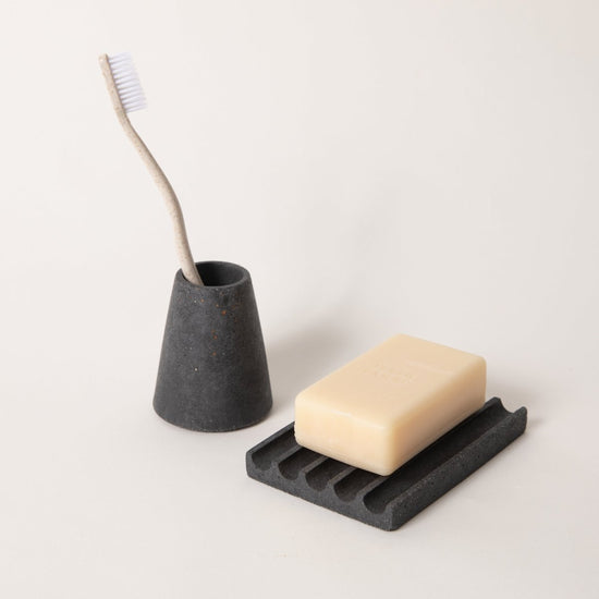 Load image into Gallery viewer, Pretti.Cool Soap Dish &amp;amp; Toothbrush Holder Set - lily &amp;amp; onyx
