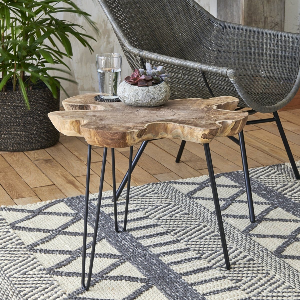Load image into Gallery viewer, texxture Takara™ Live Edge Side Table - lily &amp;amp; onyx

