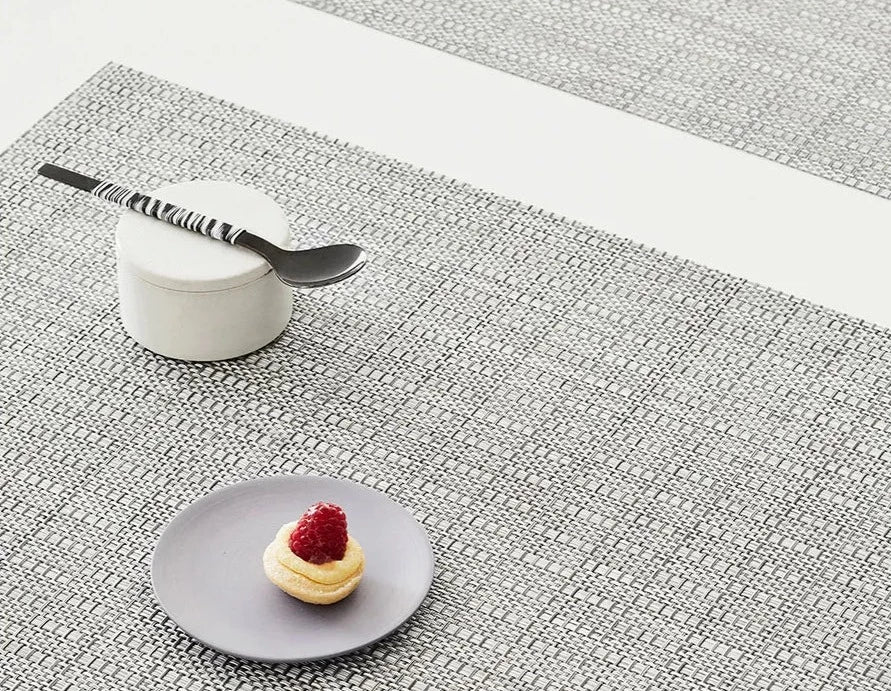 
                      
                        Chilewich Thatch Rectangular Placemat - lily & onyx
                      
                    