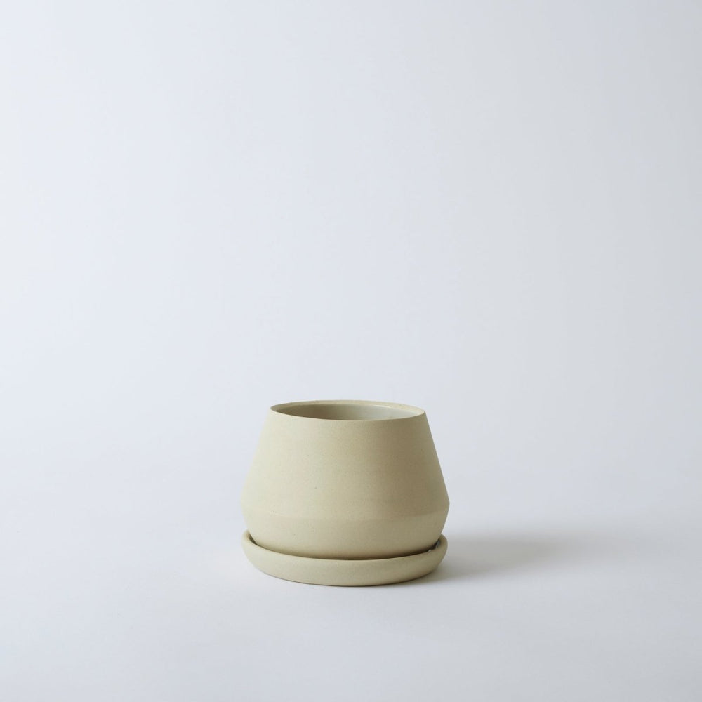 
                      
                        REVIVAL Ceramics The Rancho Planter, 5 Inch - lily & onyx
                      
                    