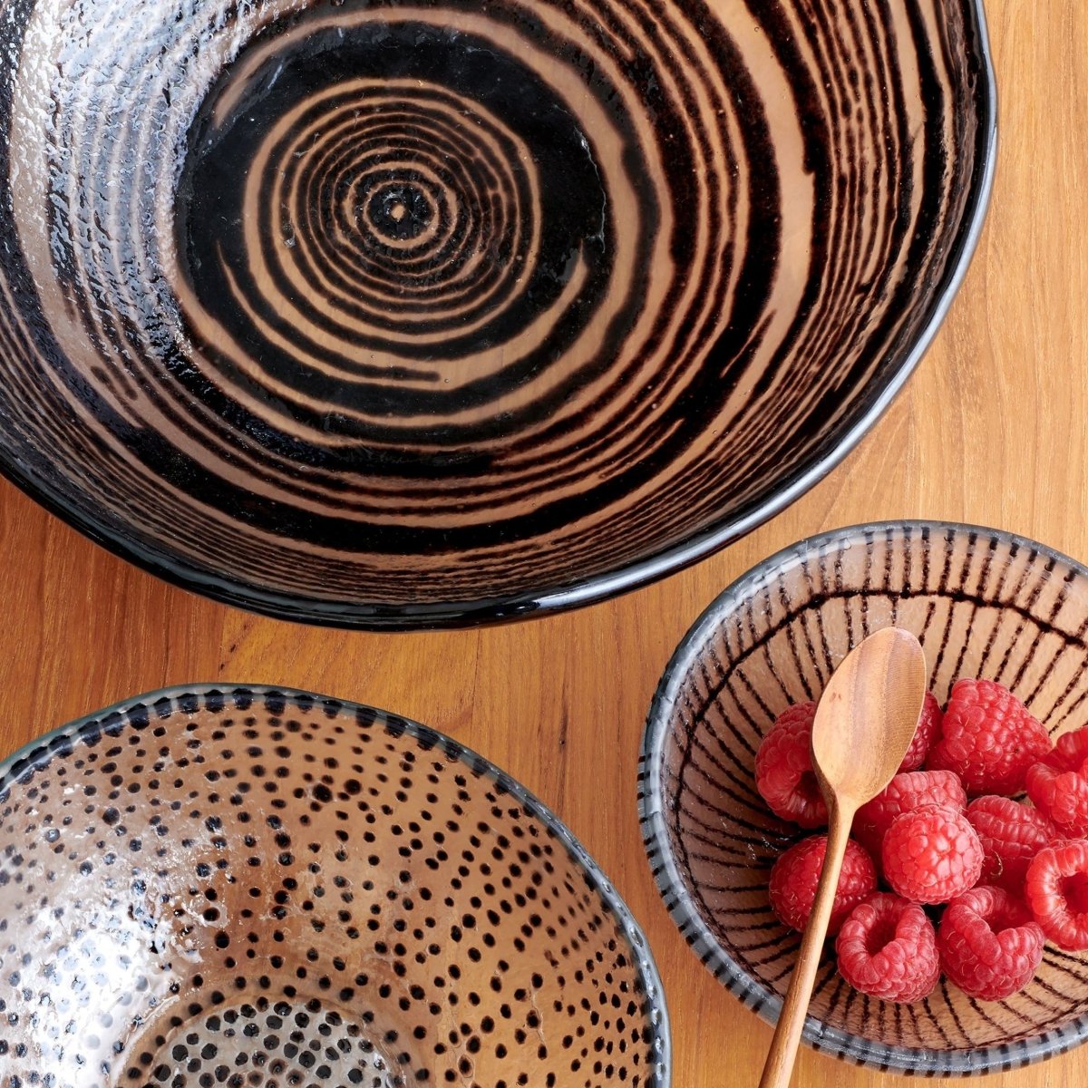 texxture Vidra™ Glass Serving Bowl - lily & onyx