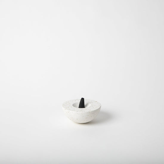 Load image into Gallery viewer, Pretti.Cool Wobble Incense Holder - lily &amp;amp; onyx

